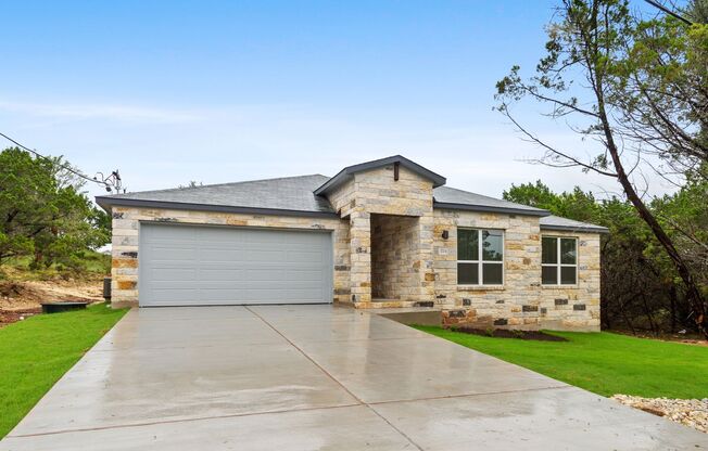 Upgraded Single Story Home by the lake in Lago Vista - 4 bedroom - fenced yard!
