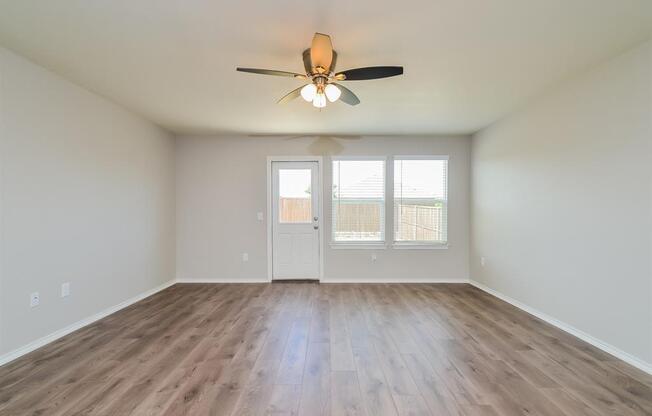 1412 VERNON DR