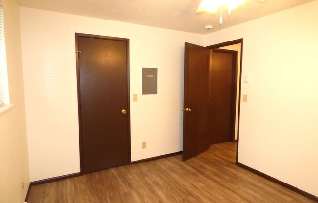 Grager03 - 3522-3586 Anita/3502-3575 Manor