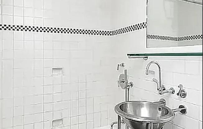 1 bed, 1 bath, $4,450, Unit 804
