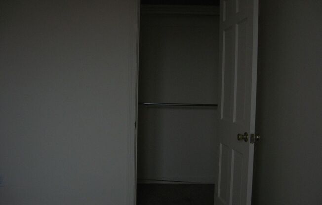 1 bed, 1 bath, 660 sqft, $1,015, Unit 551 Larose Street #6