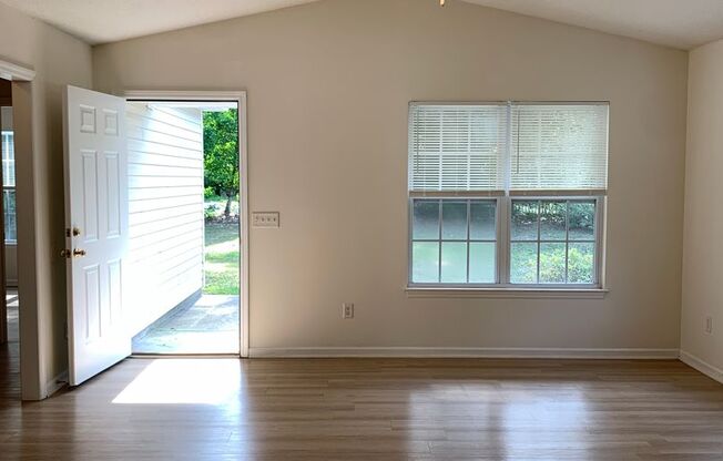 Three Bedroom, Two Bath House on Masonboro Loop