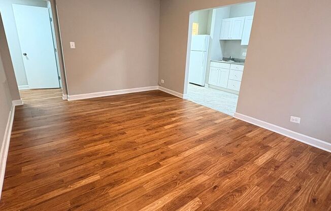 2 beds, 1 bath, 900 sqft, $1,295, Unit WL 012