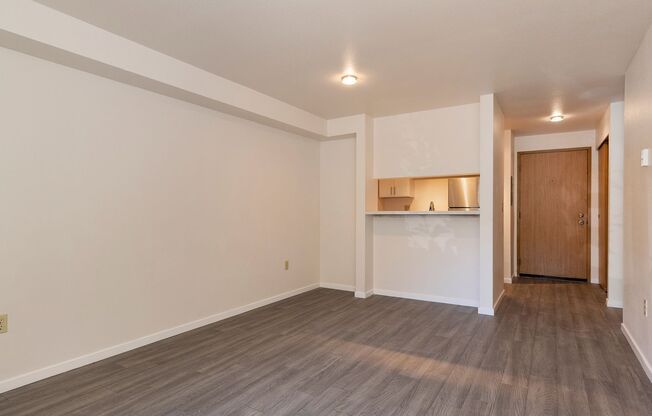 1 bed, 1 bath, 590 sqft, $1,395, Unit 130