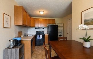 2 beds, 1 bath, 700 sqft, $2,750, Unit 9
