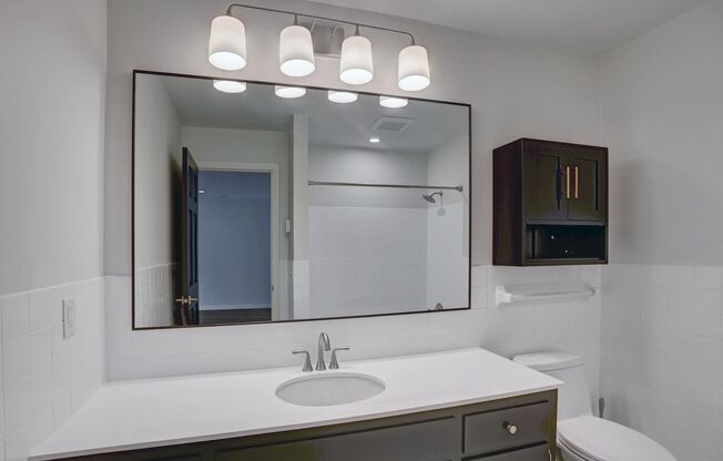 2 beds, 1.5 baths, 942 sqft, $2,095, Unit 412-202