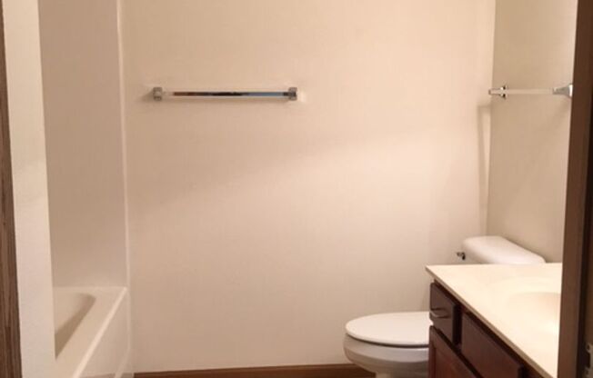 1 bed, 2 baths, $1,600, Unit 871-207