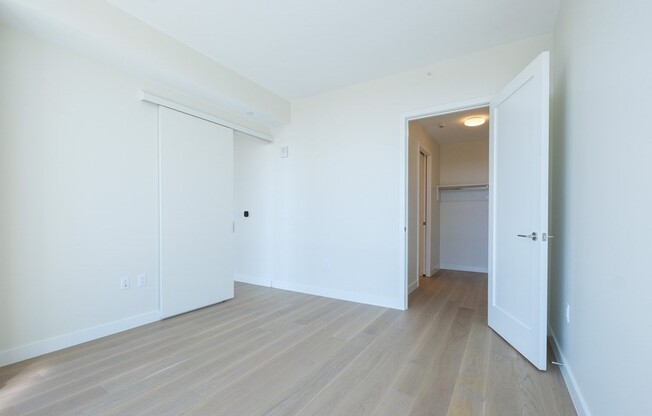 1 bed, 1 bath, 815 sqft, $4,800, Unit 25H