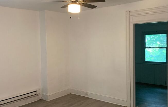 2 beds, 1 bath, 1,000 sqft, $1,200, Unit Unit 2