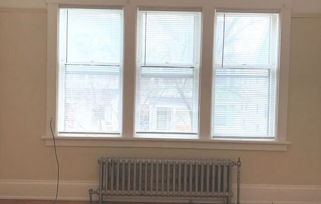 Studio, 1 bath, $775, Unit 20
