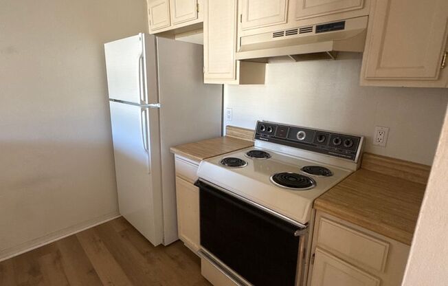 1 bed, 1 bath, $750, Unit Unit #172