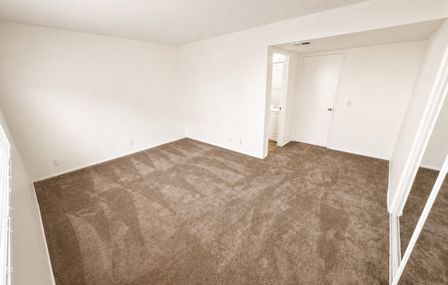 2 beds, 2 baths, 993 sqft, $2,485, Unit 13