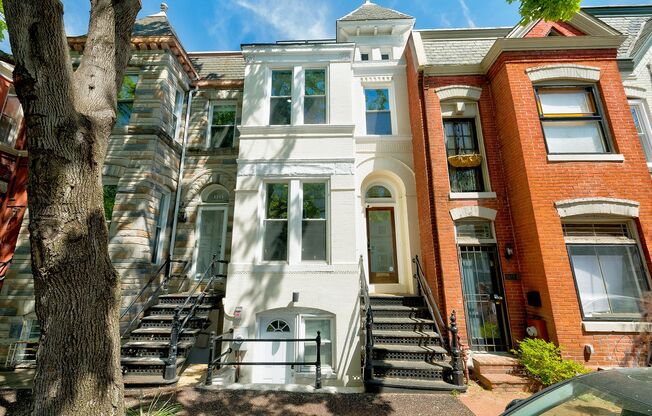 H Street Corridor/Capitol Hill Fabulous Rowhouse w/Private Parking Available July 1st