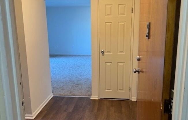 1 bed, 1 bath, 740 sqft, $1,600, Unit 00 - K- 5