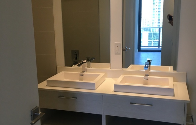 1 bed, 2 baths, $3,900, Unit Unit #1104