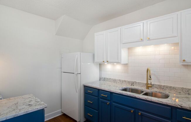 Spacious 1 Bedroom Duplex in Trinity Park, blocks from Duke! - Renovated & Pet Friendly