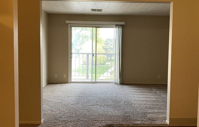1 bed, 1 bath, 850 sqft, $990, Unit 4-412