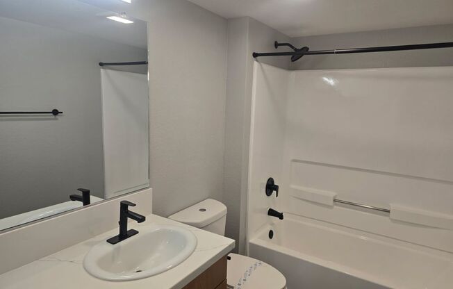 2 beds, 2 baths, 986 sqft, $2,650, Unit 11