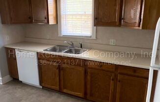 2 beds, 1 bath, $1,195