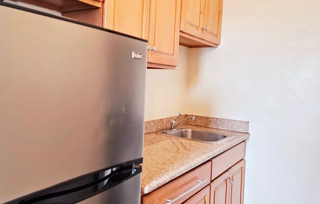 Studio, 1 bath, 450 sqft, $2,400, Unit 504