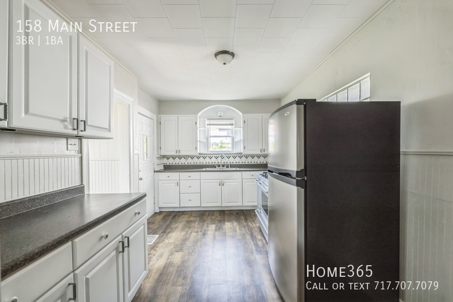 158 MAIN ST