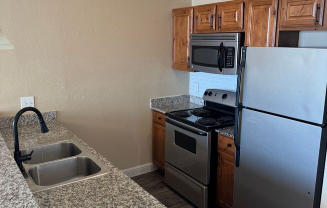 1 bed, 1 bath, 649 sqft, $1,100, Unit 1L-316