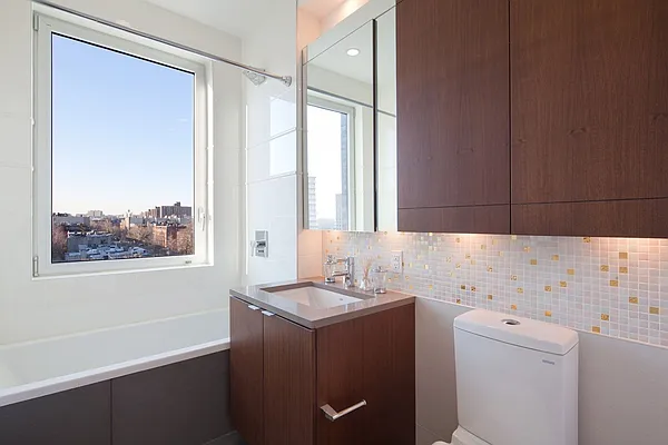 Studio, 1 bath, $2,850, Unit 6D