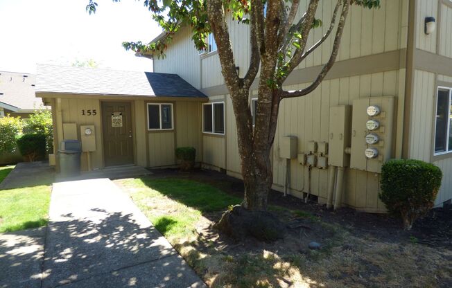 Waular03-Stoneway Plaza Apartments