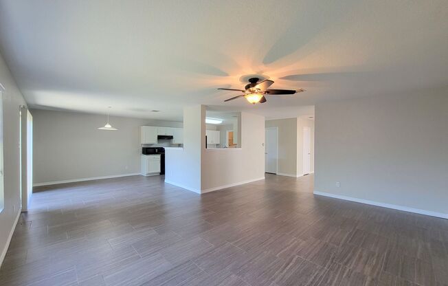 Beautiful 4-Bedroom Home with Dual Primary Suites in Amberwood!