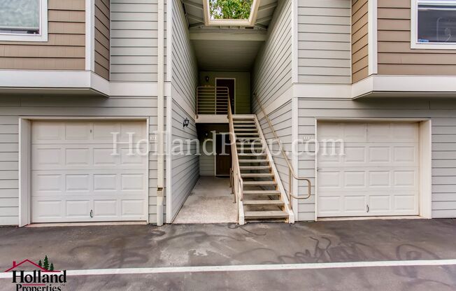 Fantastic 1 Bed, 1 Bath Condo in the Heart of Bethany Village! 1 Application as of 7/21 **