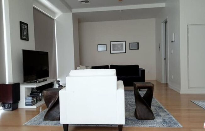 2 beds, 2 baths, 1,200 sqft, $3,650, Unit 1906