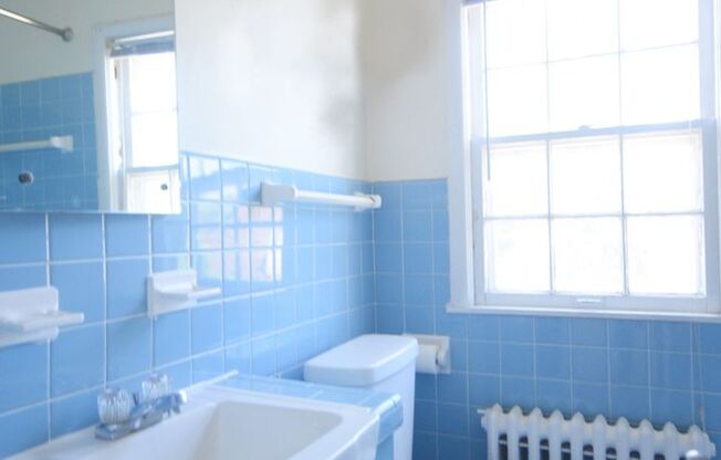 2 beds, 1 bath, 800 sqft, $1,307, Unit 2