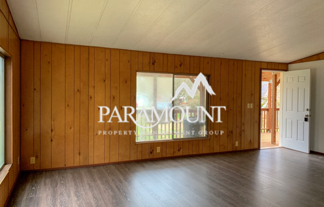 Cozy 2 Bed 1 Bath in Port Orchard!
