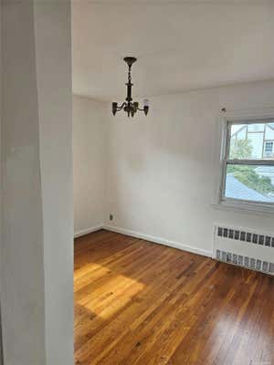 3 beds, 1 bath, $3,000, Unit 2ND FL