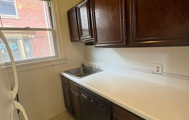 1 bed, 1 bath, 819 sqft, $1,650, Unit 104