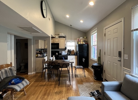 89 Spring St, Cambridge MA 1