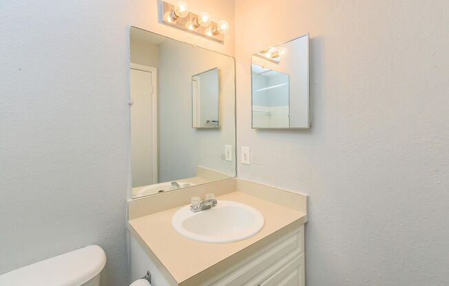 2 beds, 2 baths, 890 sqft, $1,500, Unit 01 - 020