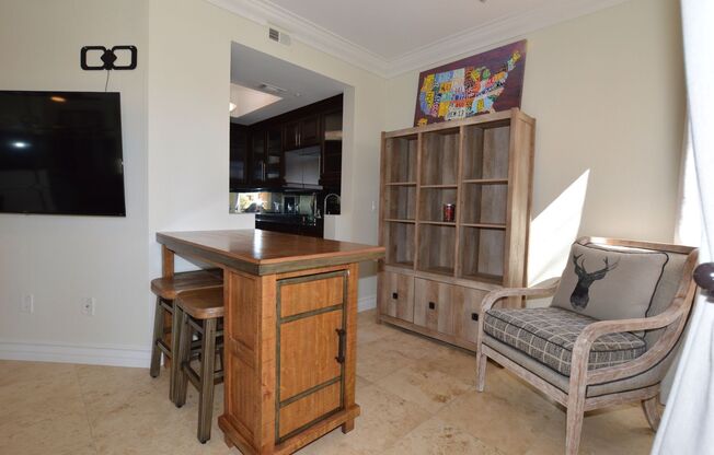Beautiful and Bright Furnished, 1 Bd / 1 Ba Condo w/ Pool View