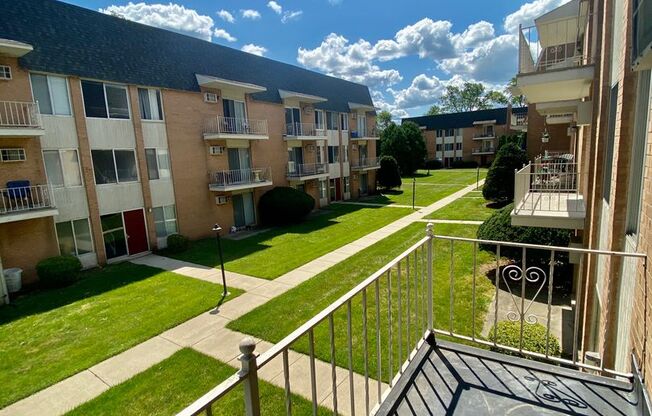 1 bed, 1 bath, 800 sqft, $1,145, Unit 36