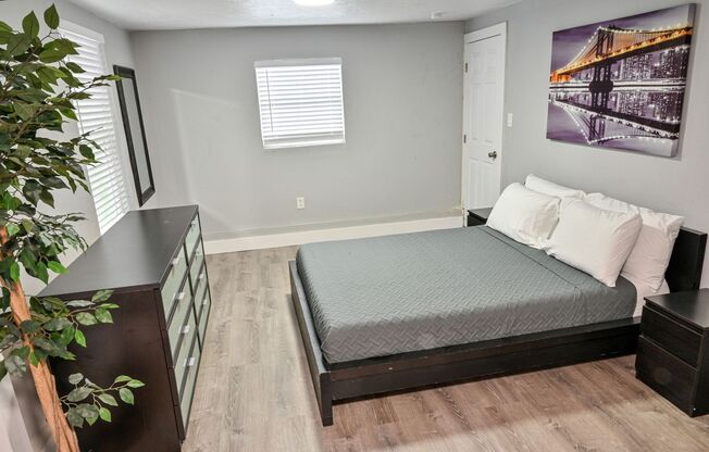 4 beds, 2 baths, 1,200 sqft, $3,200, Unit 205 W Frances, Unit 3