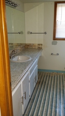 1 bed, 1 bath, 700 sqft, $897, Unit 4957-1