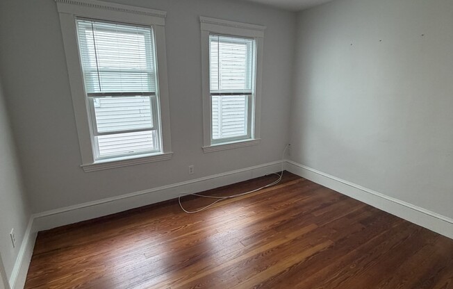 2 beds, 1 bath, 1,200 sqft, $2,500, Unit 3