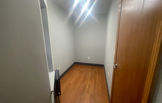 2 beds, 1 bath, $3,350, Unit 7