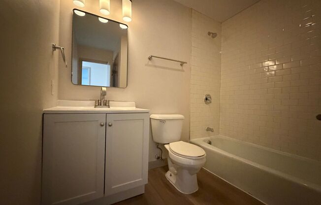 1 bed, 1 bath, $850, Unit 30