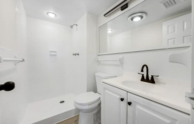 2 beds, 2 baths, 1,032 sqft, $1,625, Unit 407 (Renovated)