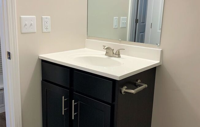 2 beds, 1.5 baths, 835 sqft, $1,085, Unit N-0612