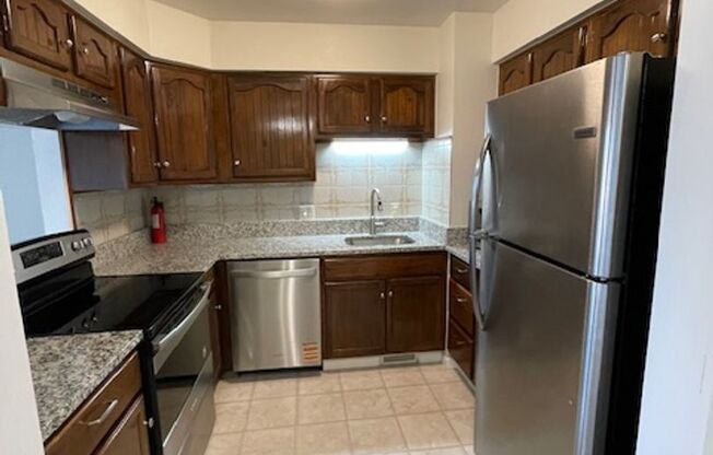Bright and Open Lafayette Townhouse Close to Schools