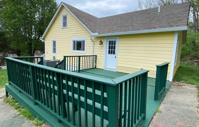 Spacious 3 Bedrooms Located in Hermitage / Private Wooded Backyard / Covered Front Porch / Stainless Steel Appliances