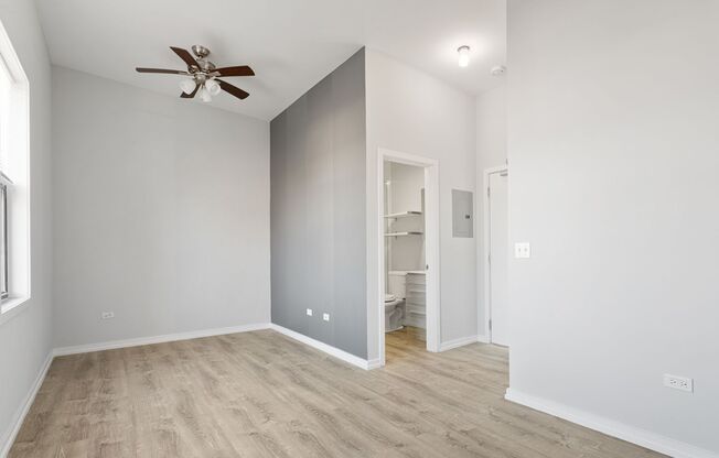 Studio, 1 bath, 242 sqft, $1,475, Unit 406