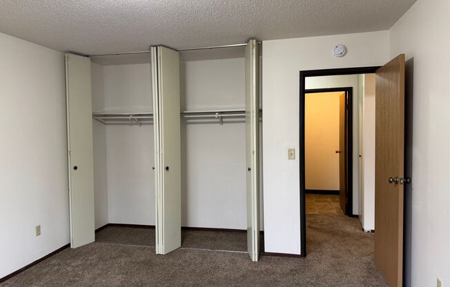 2 beds, 1 bath, 910 sqft, $770, Unit 206